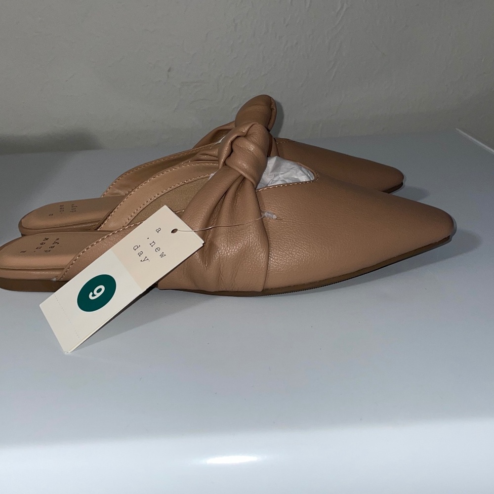 NWT A new day Loretta Flats